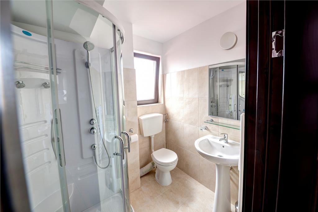Hotel Thomas Бухарест Номер фото