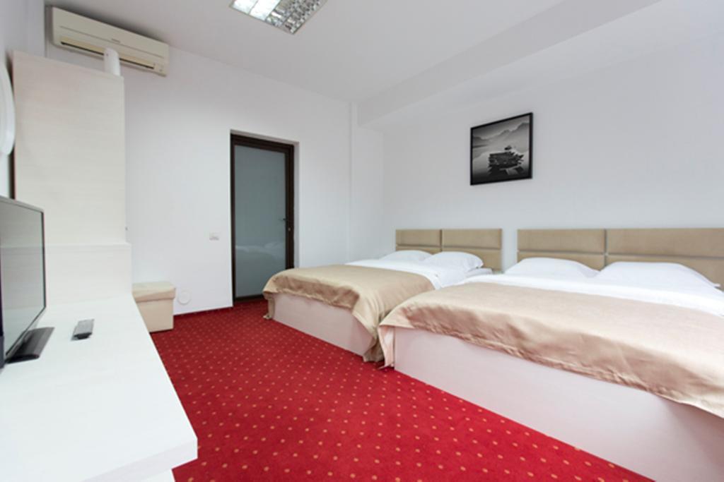 Hotel Thomas Бухарест Номер фото