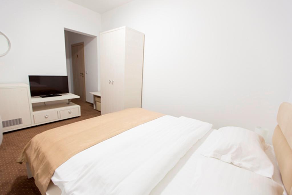 Hotel Thomas Бухарест Номер фото
