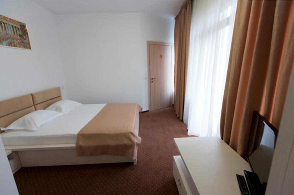 Hotel Thomas Бухарест Номер фото