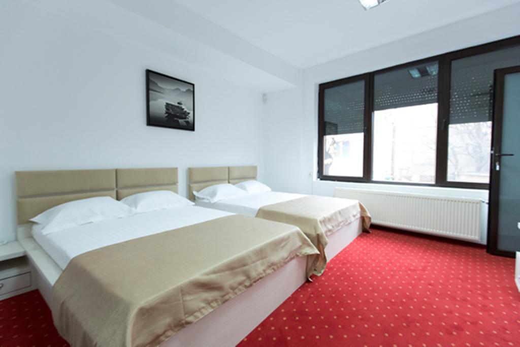 Hotel Thomas Бухарест Номер фото