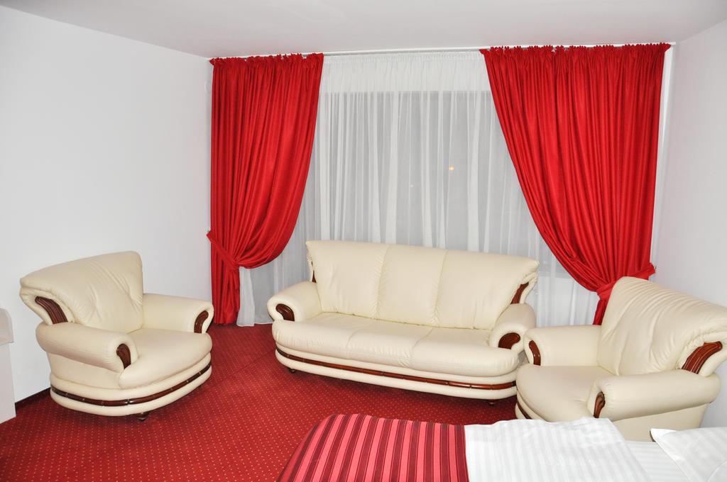 Hotel Thomas Бухарест Экстерьер фото