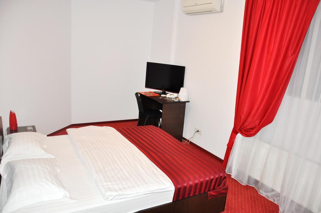 Hotel Thomas Бухарест Номер фото